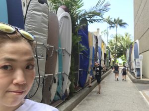 Waikiki beach🏖に向かう道🌴